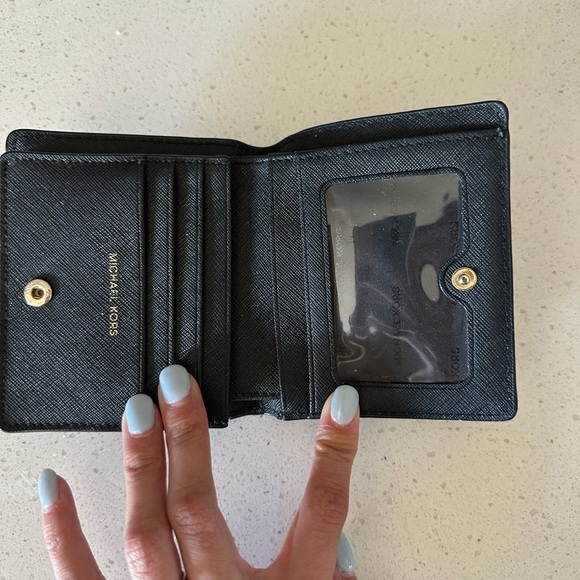 Michael Kors Wallet - Picture 3 of 4